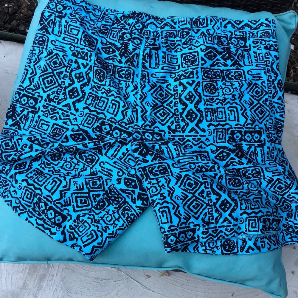 Liquid flow shorts